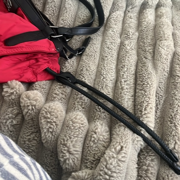 Authenticated Red Vinyl Burberry Satchel - Picture 3 of 10